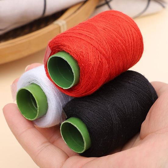 Набор швейных инструментов 34 шт./компл. с нитковдевателем, нитеобрезателем, наперстками, иглами разных размеров, катушками цветных ниток, портативные швейные инструменты