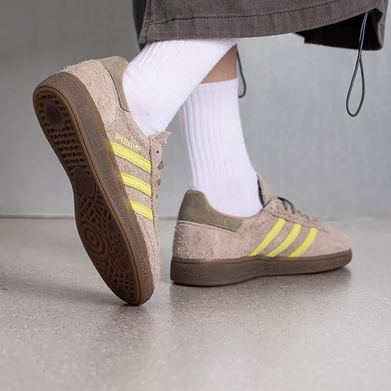adidas Специальные женские кроссовки IH1502
