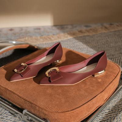 Остроносые туфли на плоской подошве, новая квадратная пряжка, неглубокий вырез, на одной педали, женские универсальные и удобные Мэри Джейн