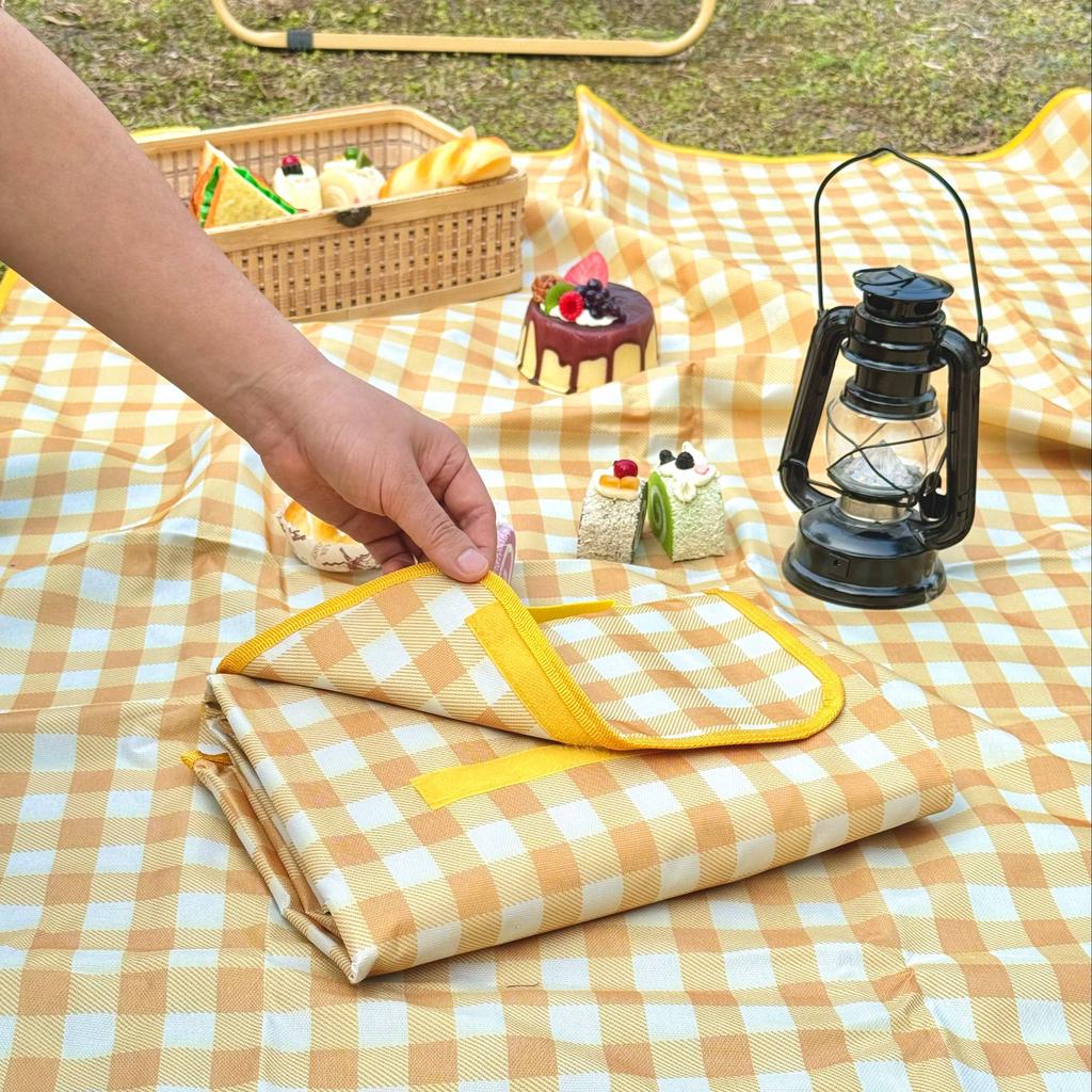 Extra Large Outdoor Foldable Portable Sand Proof Waterproof Picnic Beach Mat Blanket Rug Camping