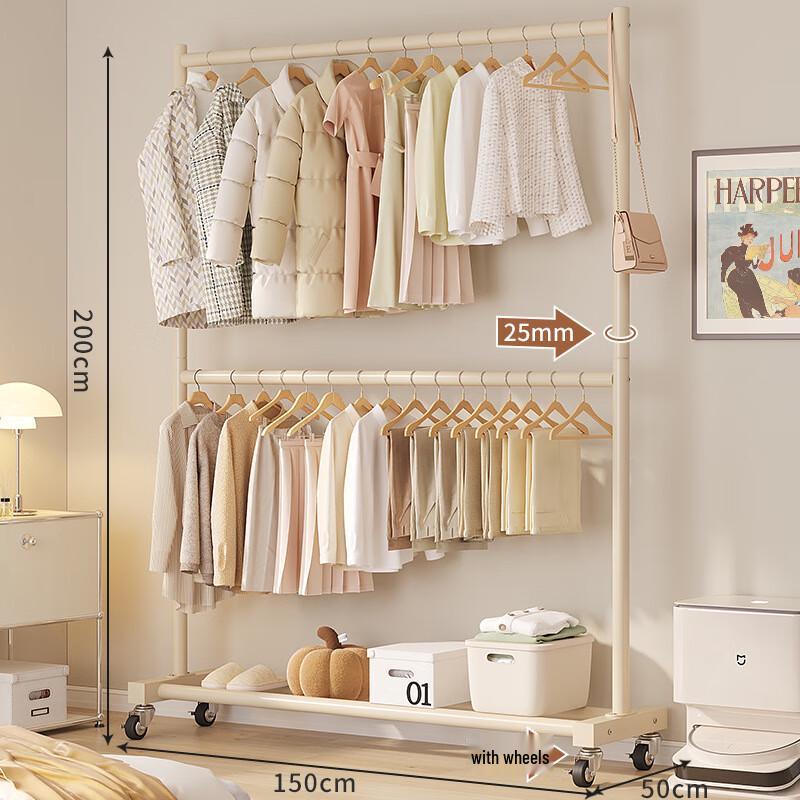 Компактная двухъярусная стойка для хранения одежды на колесиках