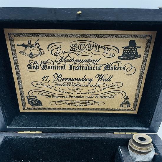 Морской коллекционный морской секстант из латуни с деревянной коробкой – London J. Скотт 1753, 13 см, 2 дополнительных телескопа