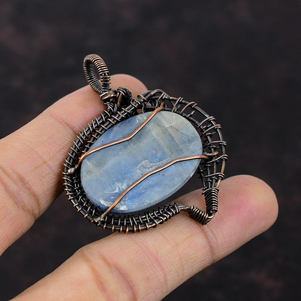 Кулон из кианита, обернутый медной проволокой, кианит, натуральный драгоценный камень, ювелирные изделия ручной работы, кулон из медной проволоки, дизайнерский кулон для подарка