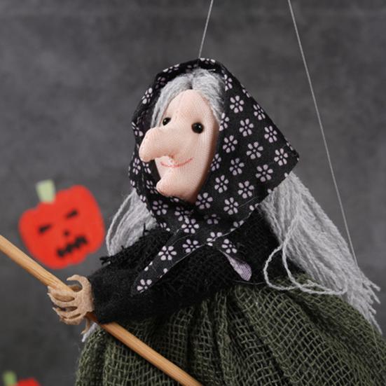 Маленькая кукла ведьма на Хэллоуин, подвесное украшение ведьма, декоративная фигурка летающей ведьмы на метле для декора дома, кухни, дерева, для помещений и улицы