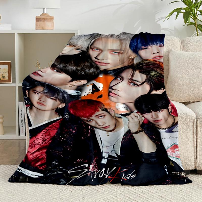 1PC Kpop Idol Performance Flannel Blanket Gift, Suitable for Both Men And Women, Soft Ideal for Beds And Sofa, Birthday Or Christmas Gift