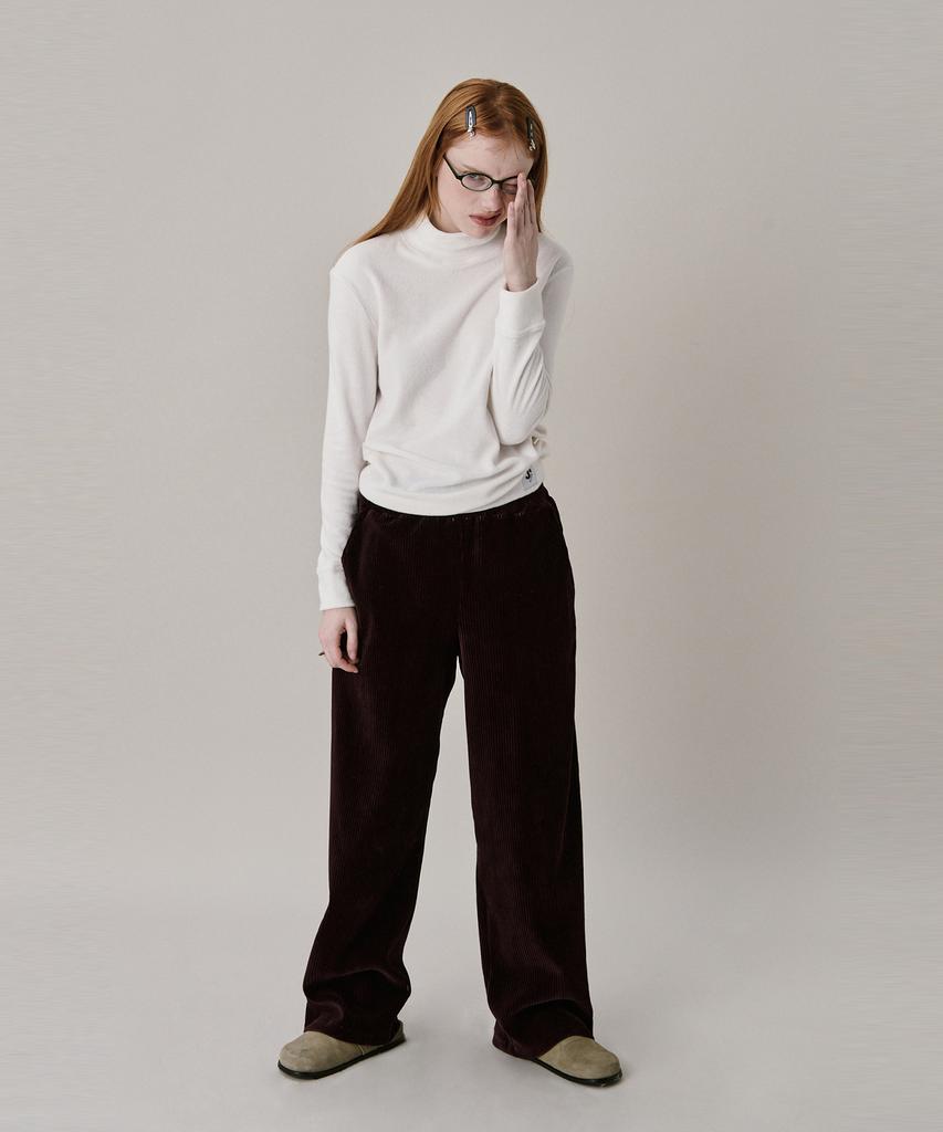 JUNEJUNE SPACE New Logo Basic Turtleneck T-Shirt_White