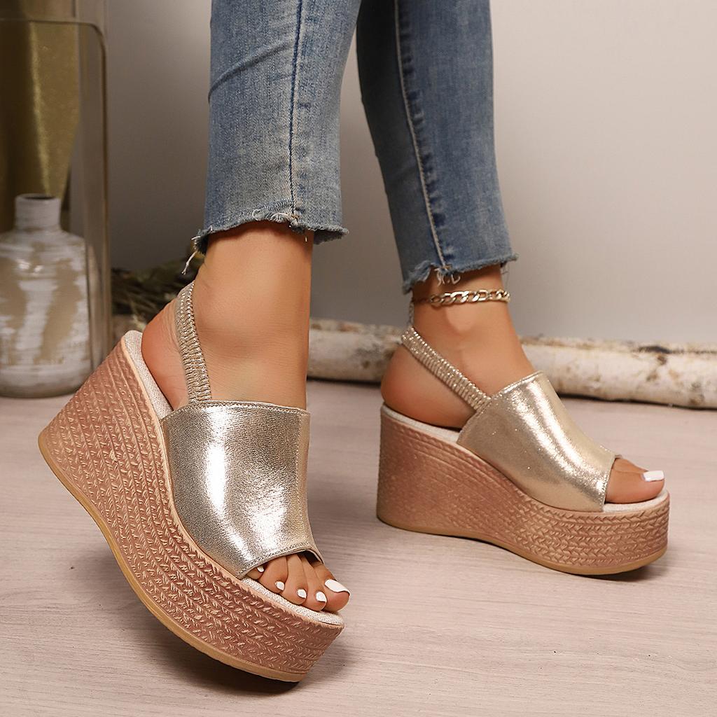 Золотистые босоножки на танкетке для женщин, лето 2025, новые односложные повседневные пляжные босоножки на платформе для женщин