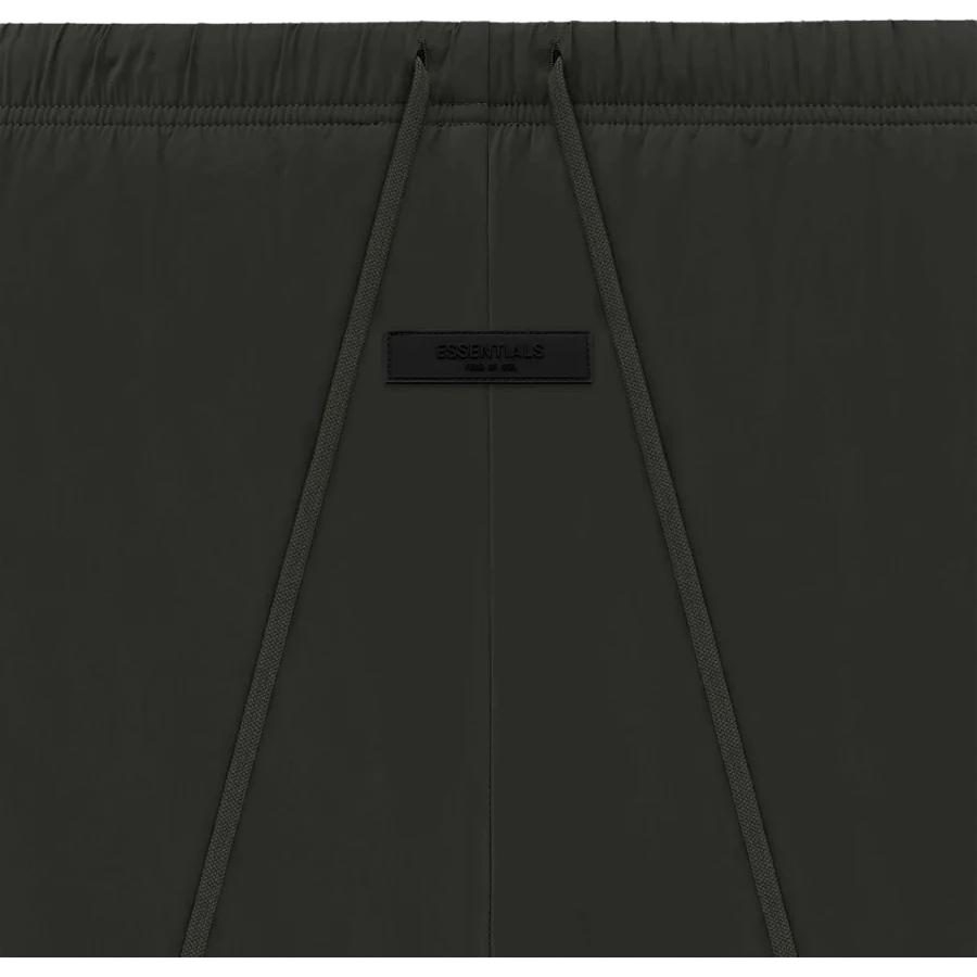 Fear of God Essentials Мужские утепленные спортивные брюки из нейлона SS23 с принтом логотипа и плотной теплой вязкой, цвет выцветший черный, FOG-SS23-026