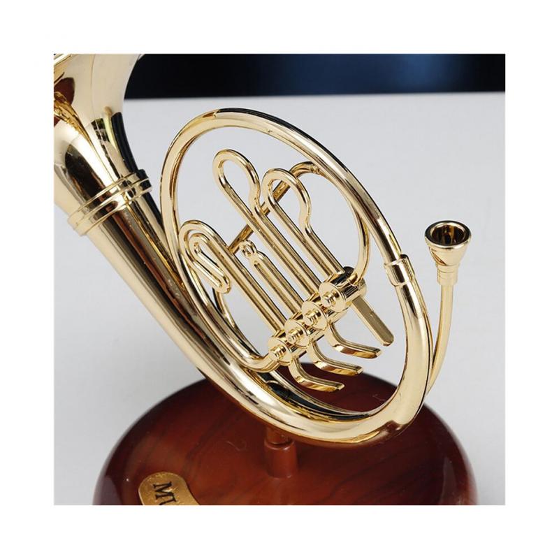 French Horn Music Box Klassische Aufzieh-Twirling Music Box Rotierende Basis Messing-Blasinstrument Miniatur-Artware-Geschenk