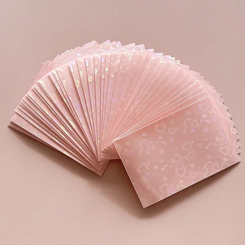 50 шт./лот 61*91 мм сердце любовь лазерная мигающая карта рукава протектор для держателя фотокарт голографическая фольга защитная пленка