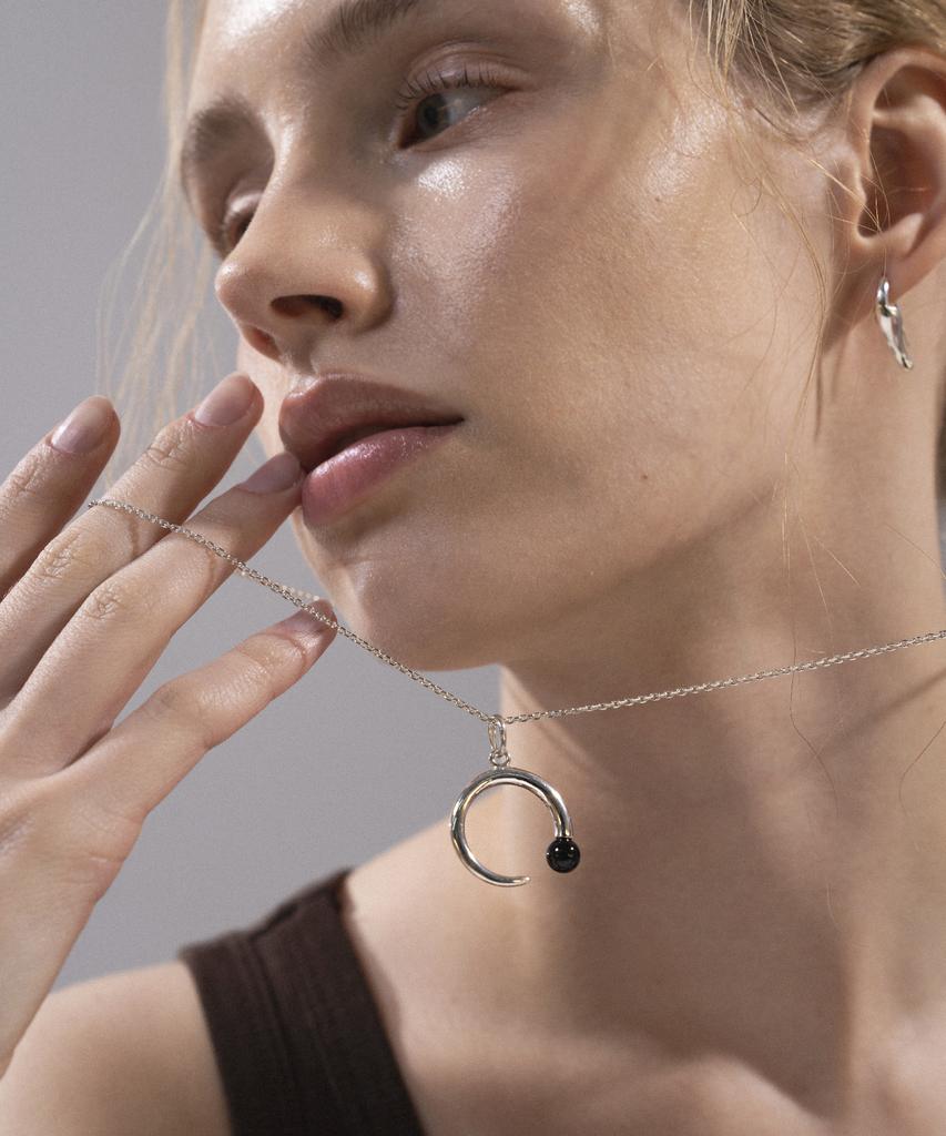 Jnui Serene Onyx Long Necklace Silver