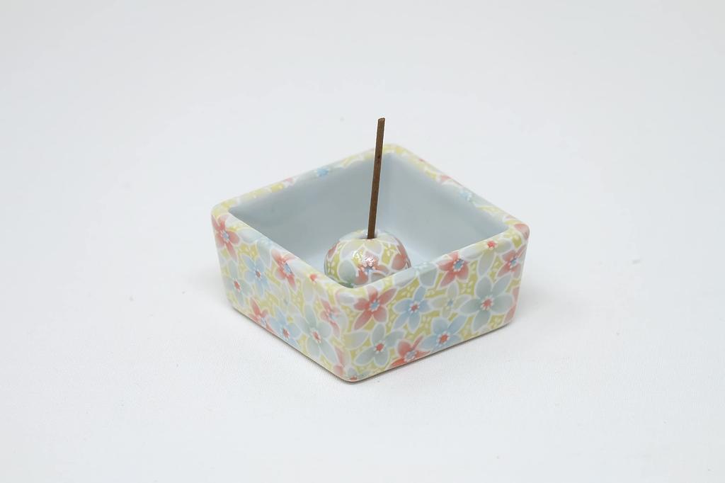 Square incense burnerincense holder with Miyako-Wasure pattern, Mino ware, Japanese ceramic