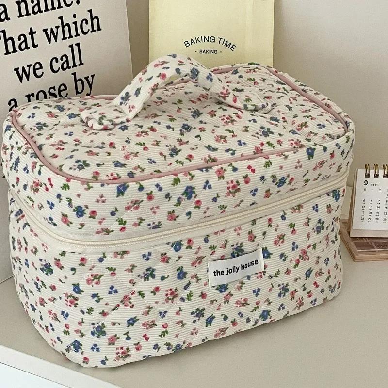 Storage Makeup Case Bags Women's Lovely Floral Stitching Corduroy Cosmetic Bag for Skin Care Ltems Lipsticks Accessories