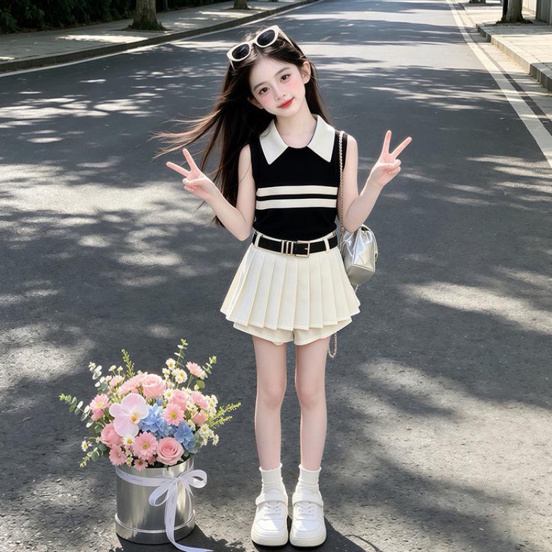 Новый летний наряд для девочек 2026: Стильный корейский комплект: плиссированная юбка и полосатый жилет