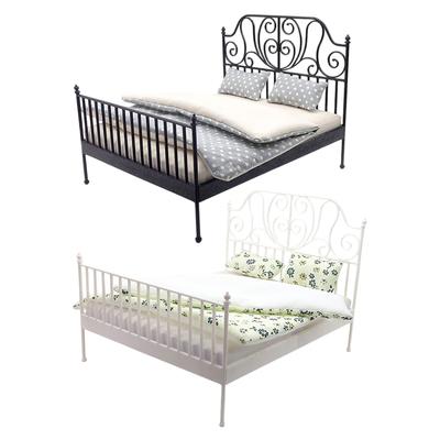 1/12 Кукольный домик Симуляция Европейская кровать с матрасом подушкой одеялом Кукла Дом Железное искусство Двуспальная кровать Мебель для спальни Украшение Игрушка