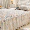 Приятная для кожи стеганая простыня «два в одном» Юбка-кровать Кружевное нескользящее покрывало Наматрасник