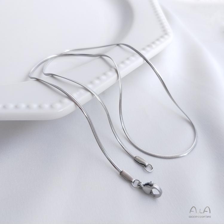 18K Gold-Plated Titanium Steel Snake Bone Necklace - Women's Minimalist Choker