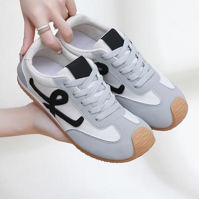 Версия из мягкой кожи повседневные спортивные туфли для моральной подготовки женские 2025 новые на плоской подошве модные в стиле ретро с цветовой блокировкой спортивные туфли женские Форрест Гамп