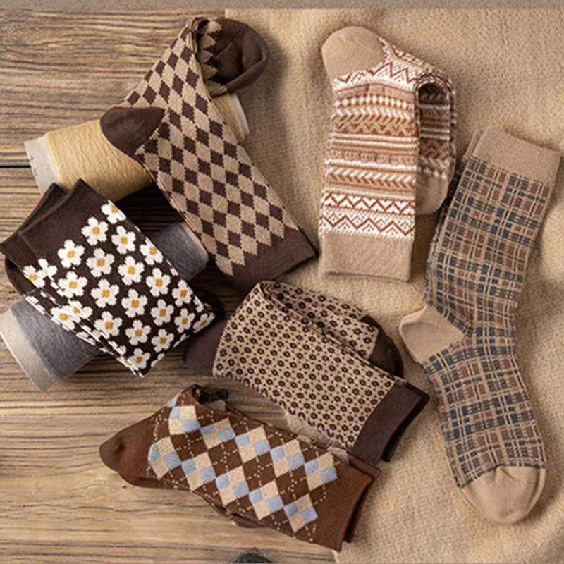 6Pairs Breathable and Absorb Sweat Mid Tube Women's Socks In Autumn and Winter Ins Trendy and Versatile Women's Socks Size34-42