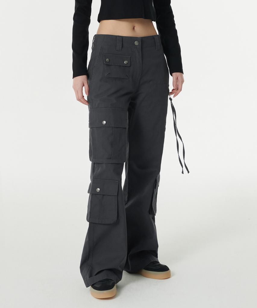 MUSINSA STANDARD WOMAN Women'S Semi-Bootcut Utility Cargo Pants [Dark Grey]