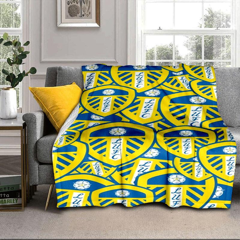 Leeds United Crest Pattern Portable Blanket/Soft Blanket Bedding Blanket Suitable for Travel Camping Living Rooms Offices Sofas Fan Gifts