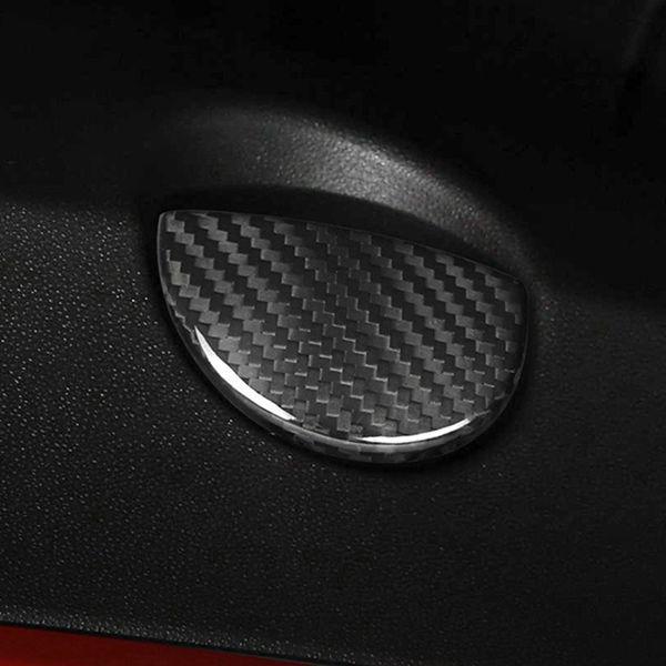 Накладка на ручку перчаточного ящика Fiat 500 из углеродного волокна
