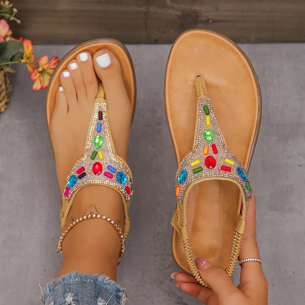 Модные женские разноцветные сандалии-гладиаторы на плоской подошве с бусинами, с перемычкой для пальца, на резинке, женские летние пляжные сандалии в богемном стиле 2025