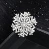 Брошь-булавка в форме снежинки, блестящие стразы, значок с вращающимся внешним слоем, многослойный дизайн, нагрудный значок