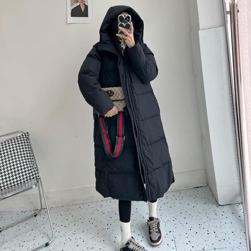 Белая куртка на утином пуху женская ins tide 2024 новая свободная выше колена зимняя куртка средней и длинной длины с капюшоном