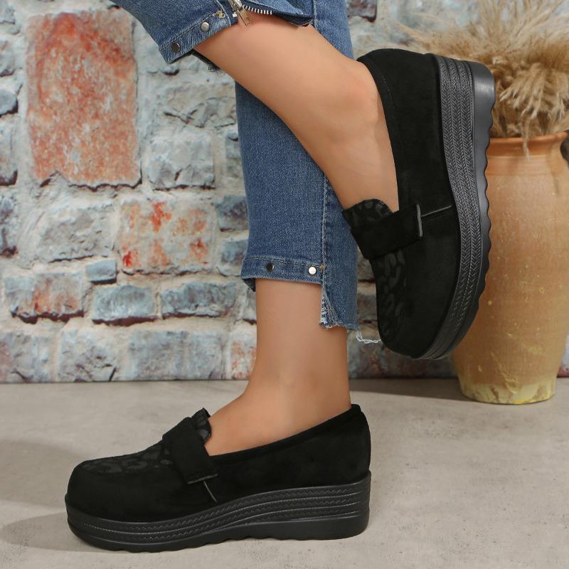 Женские лоферы на танкетке с леопардовым принтом, новая замшевая модель больших размеров на платформе для осени 2025 года