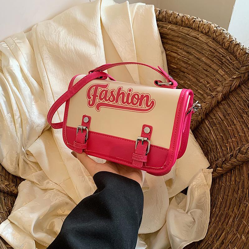 Модная и трендовая сумка через плечо, персонализированная повседневная сумка нового стиля, женская красивая сумка для весны и лета, портативная маленькая квадратная сумка для почтальона