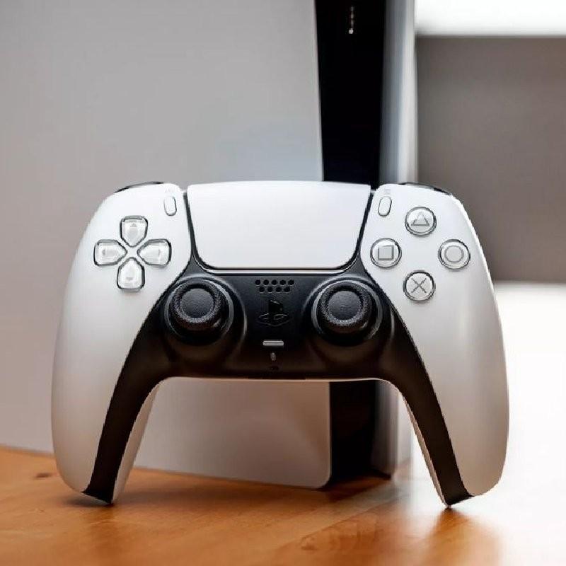 Легкий портативный контроллер для PS5, разработанный для оптимальной производительности на PS4, ПК и устройствах Android