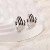 Vintage Palm Ear Buckles Hip Hop Street Style Gothic Skeleton Earrings Cross-Border Halloween Skeleton Hand Earrings