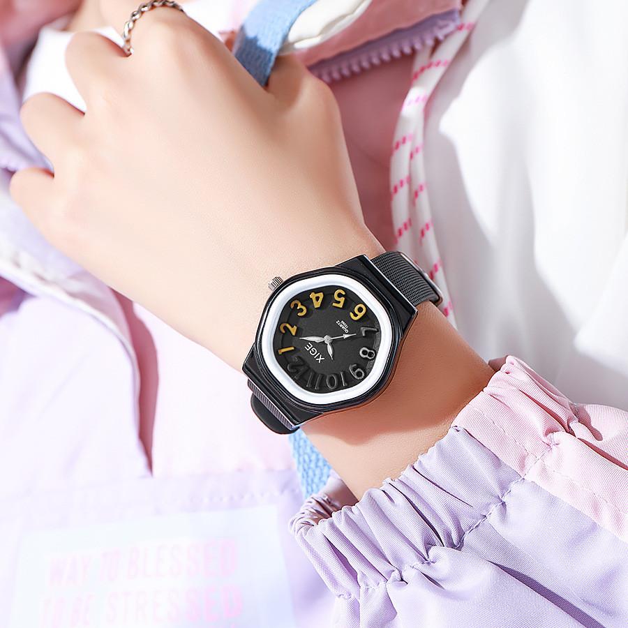 Silicone Quartz Watch For Women Cartoon Dial With Logo Customization