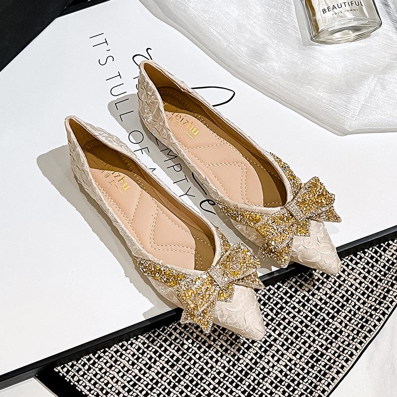 2024 Новая весна лето Женская обувь на плоской подошве Модная повседневная обувь со стразами и бантом Мокасины без застежек