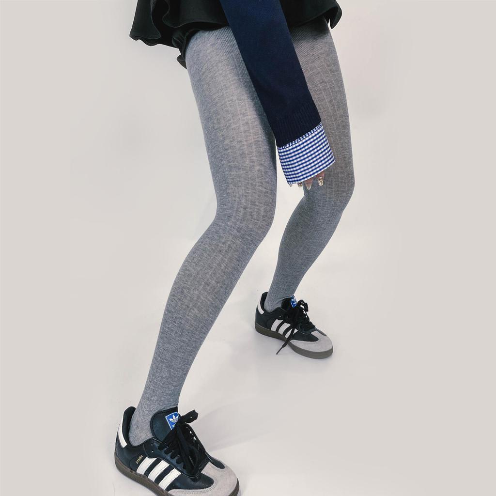 Тонкие леггинсы Miu Ballet-Style серого цвета в полоску для похудения на весну/осень