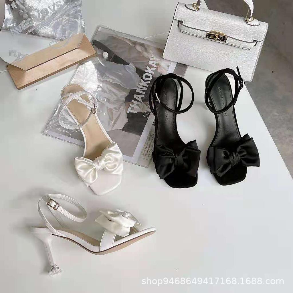 Bow word с сандалиями женские на шпильках 2025 летняя мода фея открытые носки высокие каблуки женские туфли
