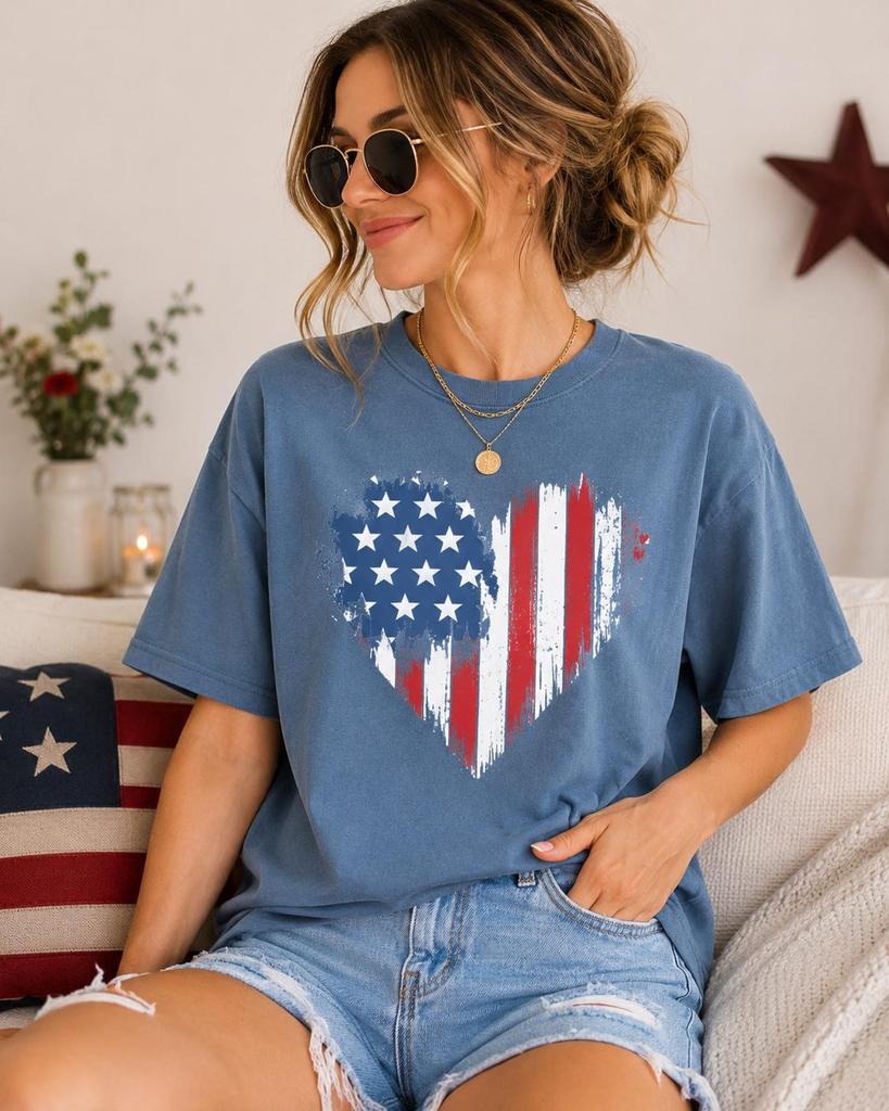 Distressed American Flag Heart T-Shirt – Retro USA Graphic Tee, Fourth of July Apparel
