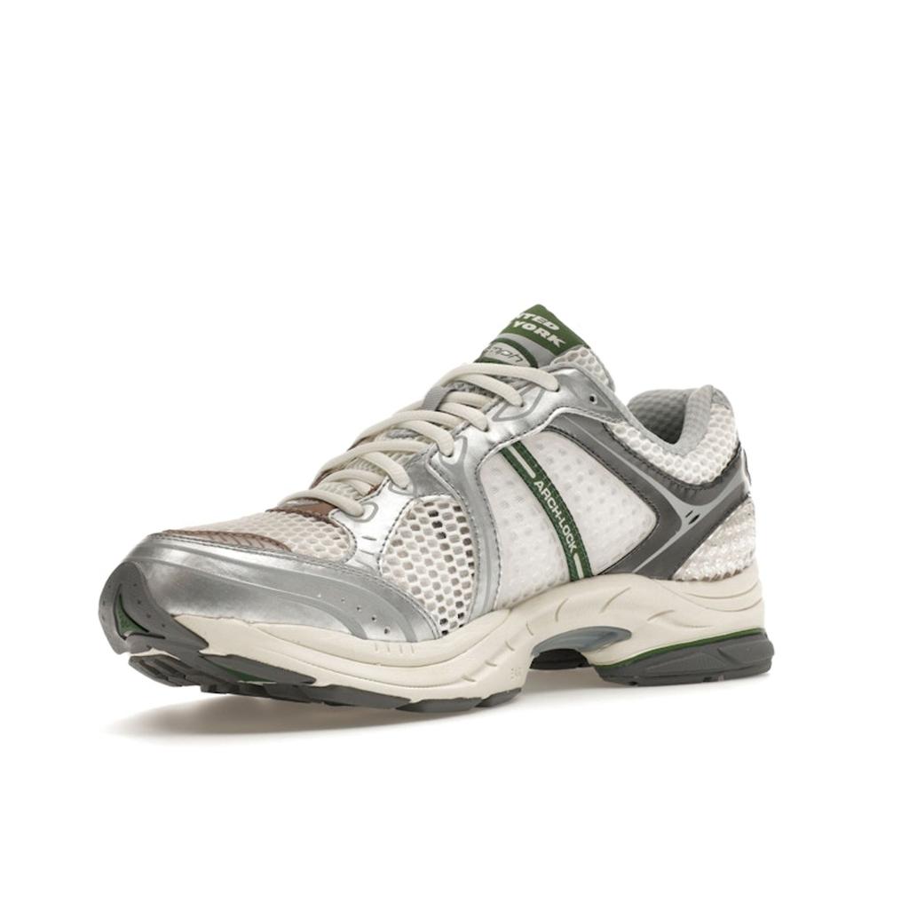 SAUCONY Minted New York X ProGrid Triumph 4 Cream Green Unisex Sneakers Brown S70865-1