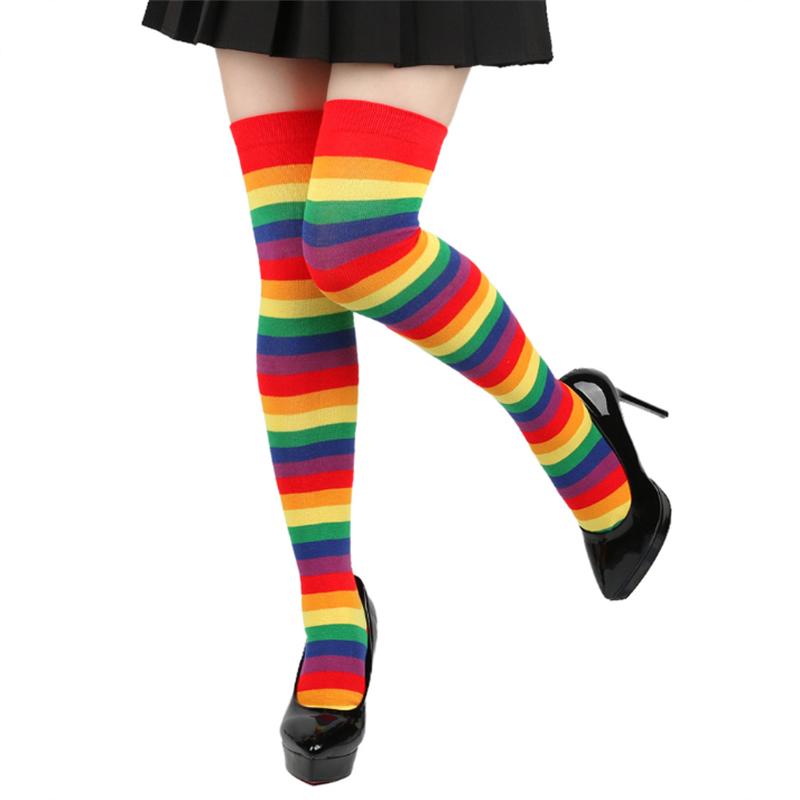 Радужные полосатые длинные гольфы выше колена женские фестивальные костюмные аксессуары для выступлений танцев красочные полосатые носки оптом