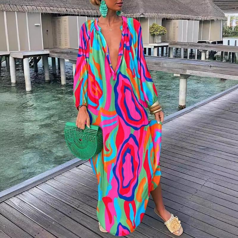 Новое модное платье с принтом и V-образным вырезом