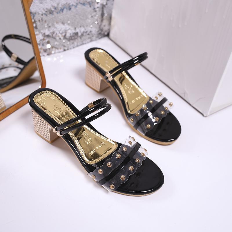 2024 летние новые женские однотонные туфли с открытым носком и заклепками на толстом каблуке, модные и удобные, классные тапочки