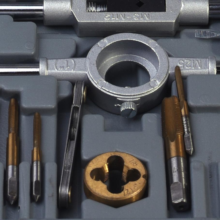 Набор метрических метчиков и плашек с ручным метчиком