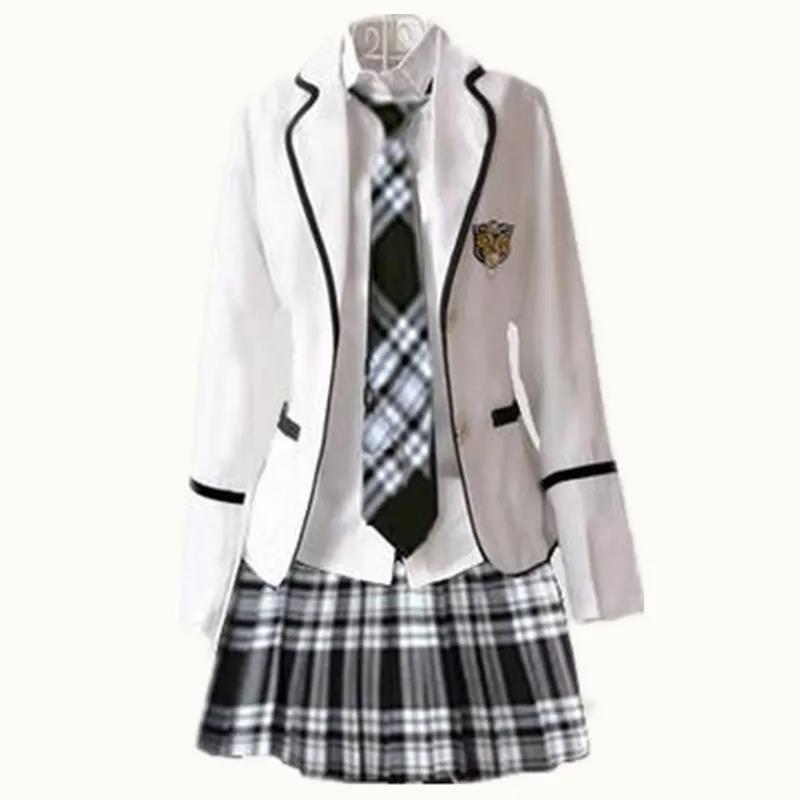 Детская школьная форма и хор учеников начальной школы с длинными рукавами, читающих школьную форму британских школьников