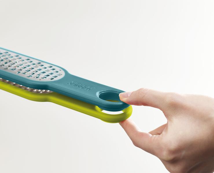 Set of 2 graters Large Small Mesh Duo Joseph Joseph Compact