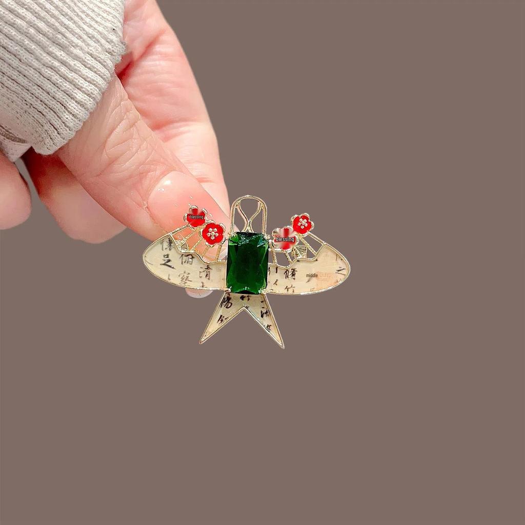 Sunward Growth Sunflower Brooch: Elegant Women's Corsage Pin for College Entrance Suits