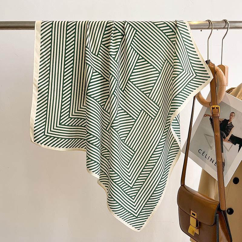 70см Новый Модный Хлопковый Квадратный Платок Женский Дизайн с Цветочным Принтом Банданы Женский Шарф Повязка на Голову Носовой Платок для Волос Роскошный Бренд