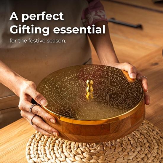 24.5 Cm Spice Box for Kitchen with Spoon 7 Detachable Containers, Acacia Wood 120 ML Storage Container Masala Dani for Gift