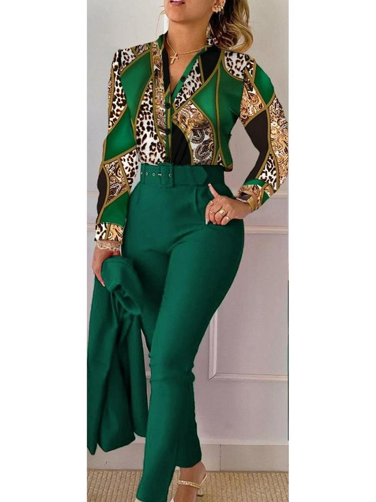 Принтованный топ с длинным рукавом и однотонный брючный костюм с поясом