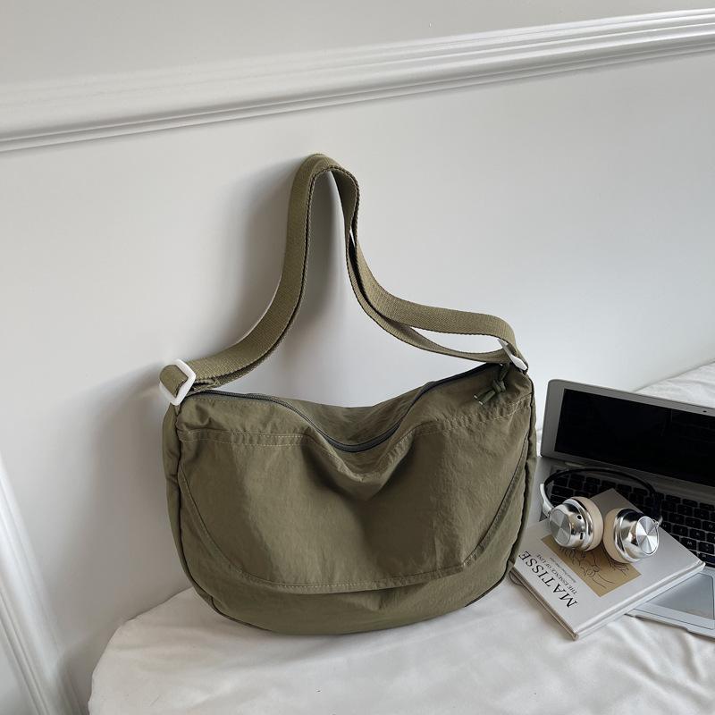 Casual Simple Shoulder Messenger Bag Large Capacity New Dumpling Bag Light and Simple Japanese Dumpling Bag Commuter Bag